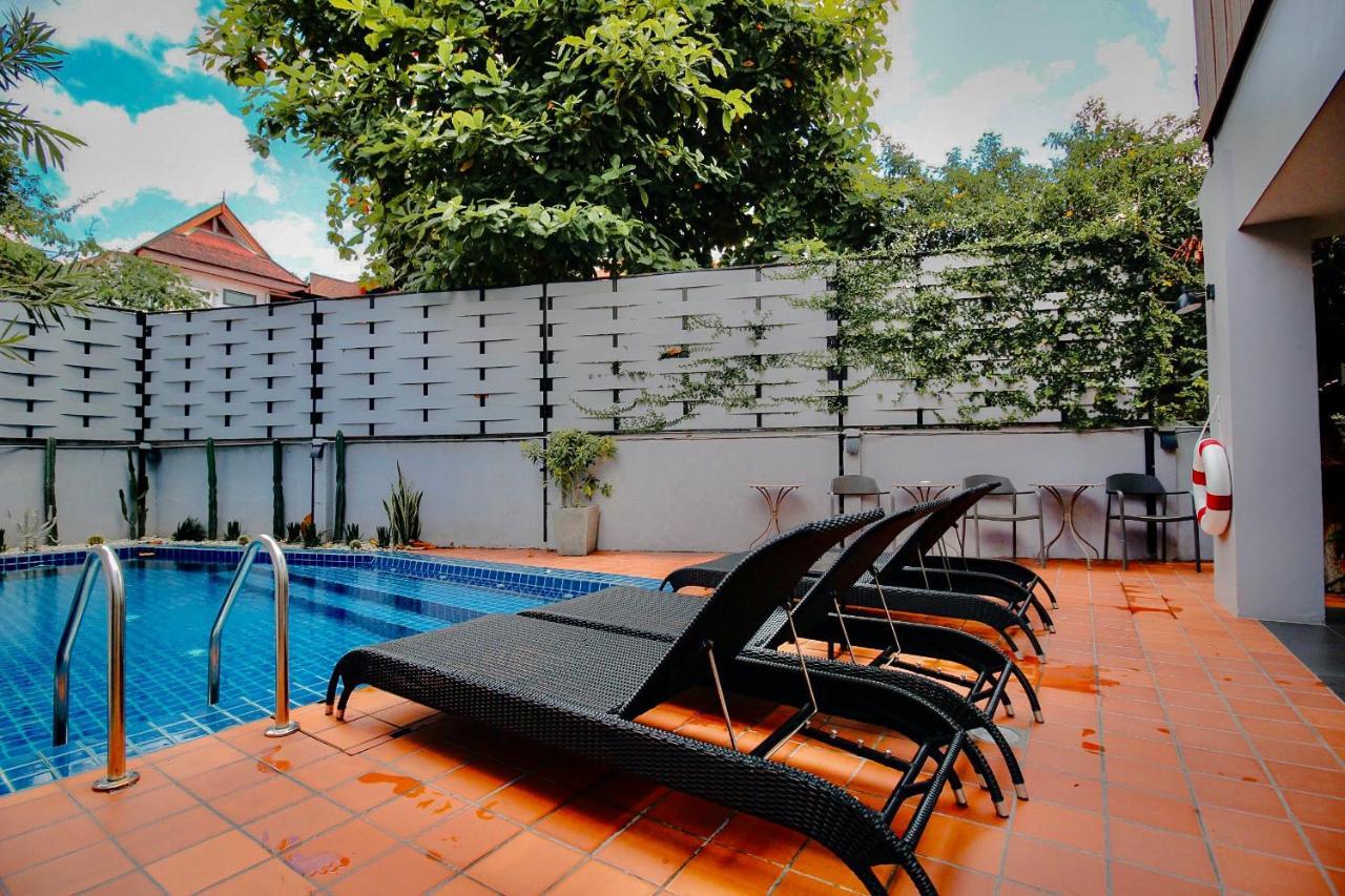 Wealth Boutique Hotel Чиангмай Экстерьер фото